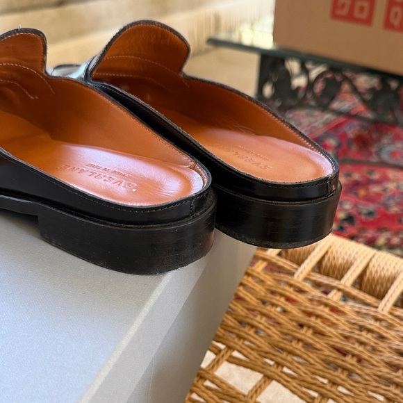 Everlane Black Leather Slip-On Loafers - Picture 4 of 10